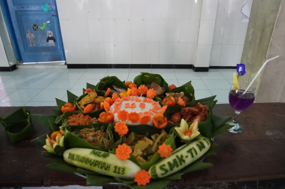 Galeri Perayaan Milad Muhammadiyah ke-113 di Pondok Modern Paciran 12